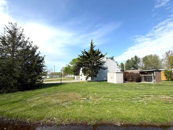 $129,900 | 408 East Croan Street, Irvington, IL 62848