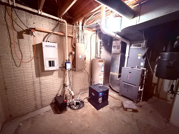 $129,900 | 408 East Croan Street, Irvington, IL 62848