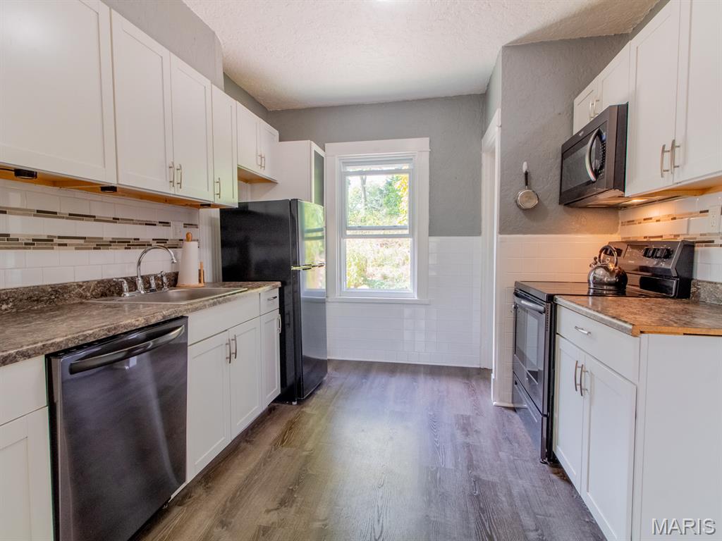 215 Bruce Avenue Ferguson, MO 63135 - Photo 11 of 33