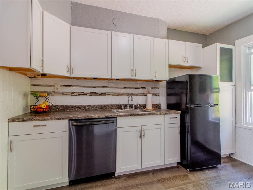 215 Bruce Avenue Ferguson, MO 63135 - Photo 12 of 33