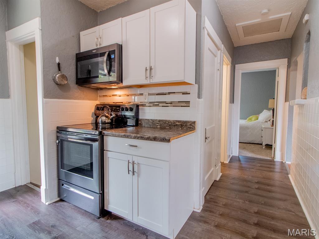 215 Bruce Avenue Ferguson, MO 63135 - Photo 13 of 33