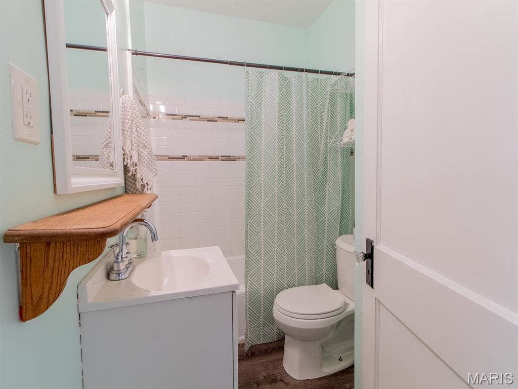 215 Bruce Avenue Ferguson, MO 63135 - Photo 18 of 33