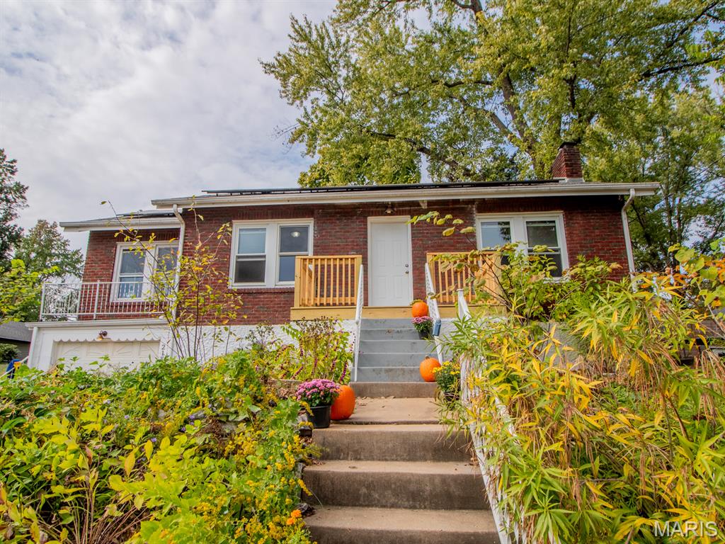 215 Bruce Avenue Ferguson, MO 63135 - Photo 2 of 33