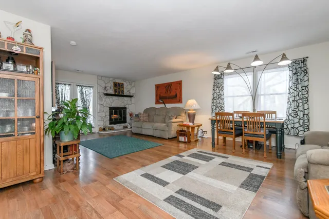 $315,000 | 323 Riverview Drive, Delafield, WI 53018