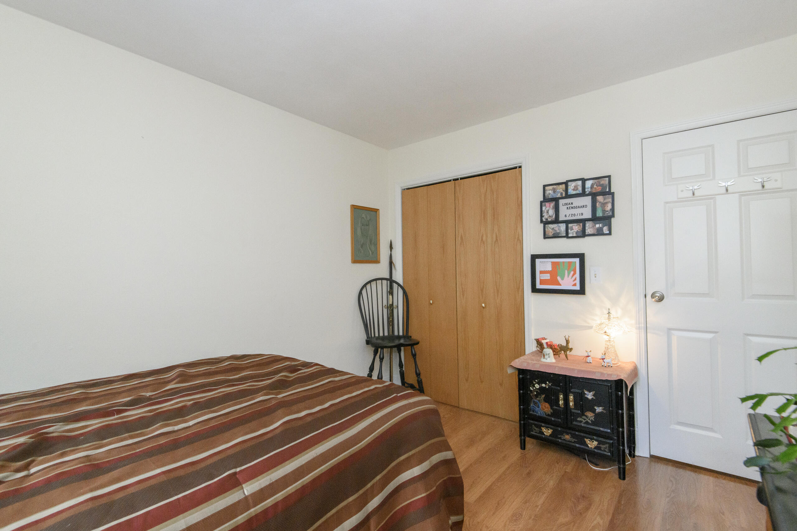 323 Riverview Drive Delafield, WI 53018 - Photo 24 of 36 2nd bedroom