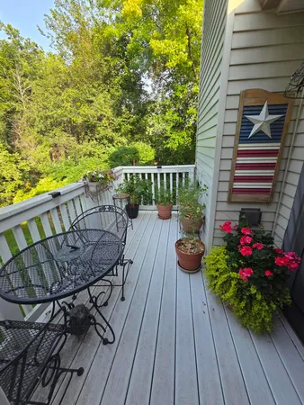 $315,000 | 323 Riverview Drive, Unit 4, Delafield, WI 53018