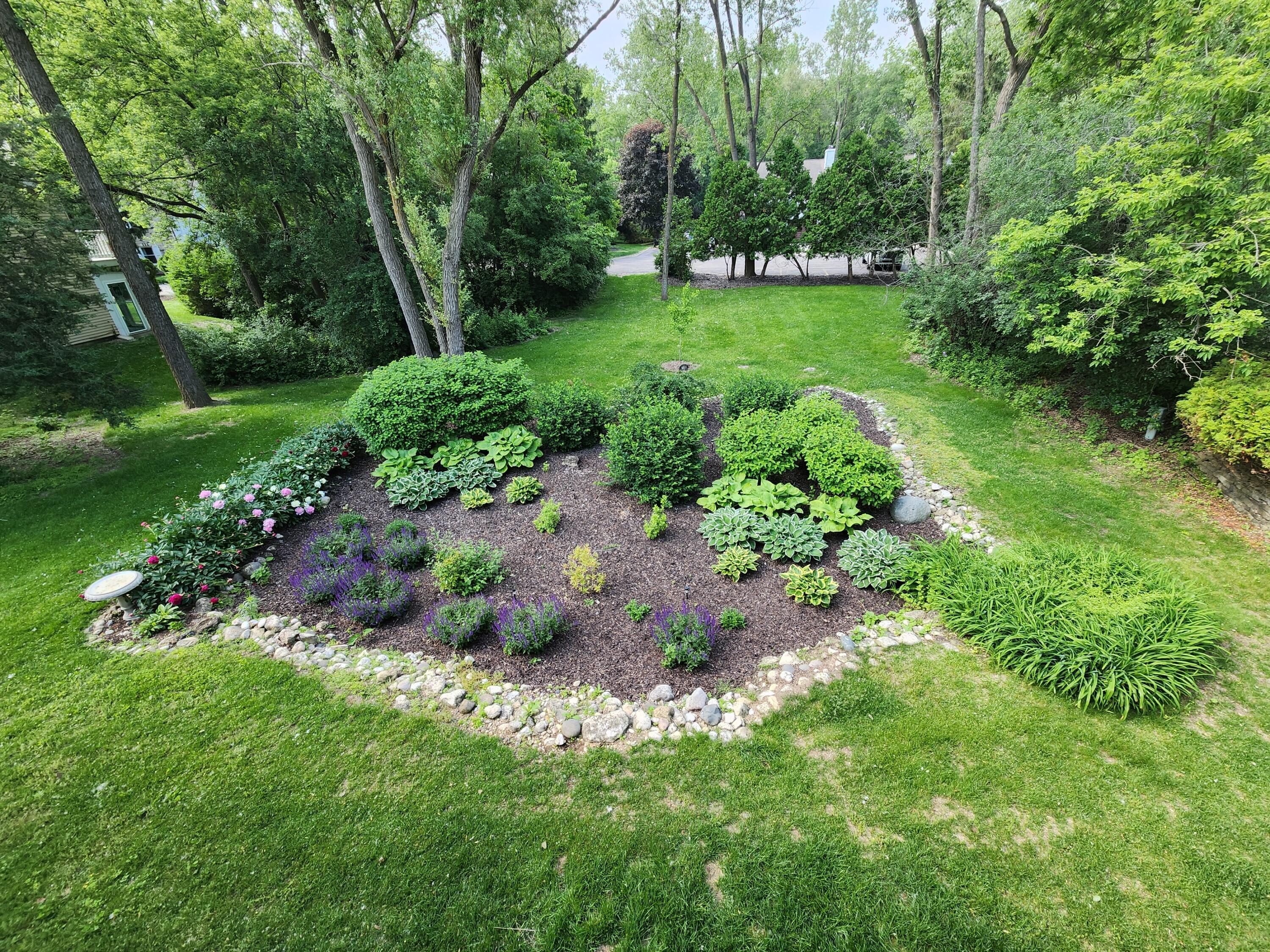 323 Riverview Drive, Unit 4 Delafield, WI 53018 - Photo 34 of 36 Common Area