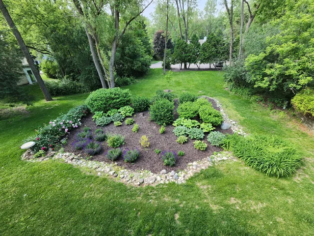 $315,000 | 323 Riverview Drive, Delafield, WI 53018