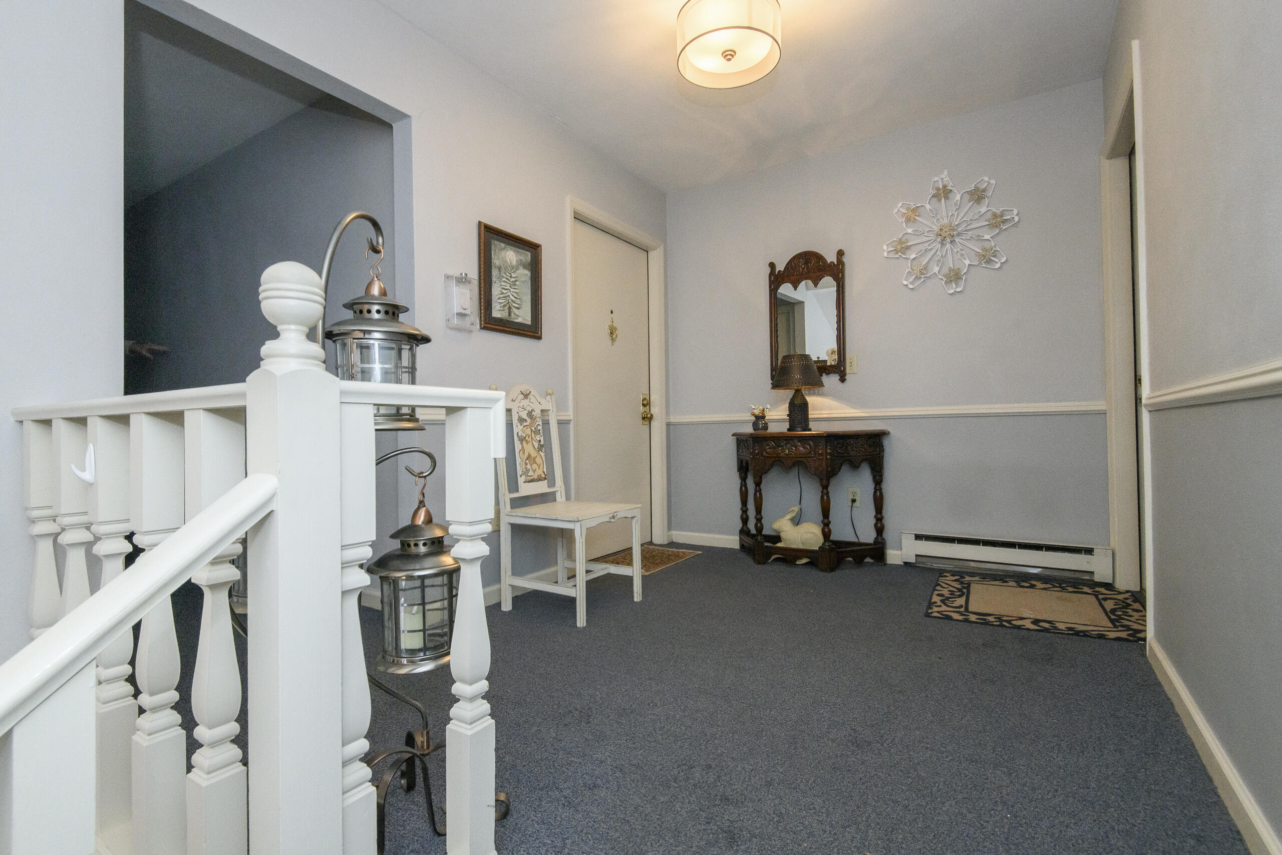 323 Riverview Drive Delafield, WI 53018 - Photo 5 of 36 323 Riverview-31