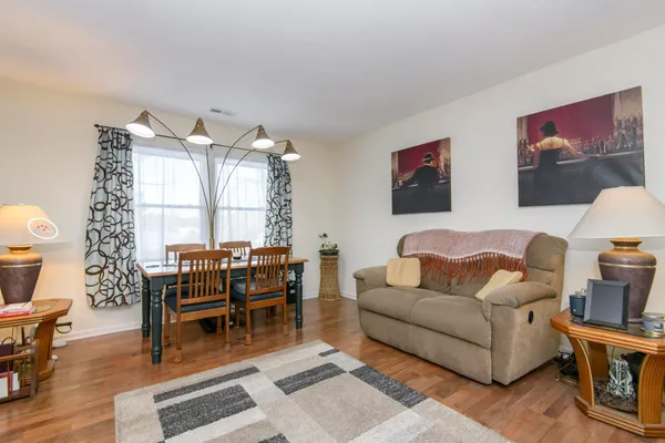 $315,000 | 323 Riverview Drive, Unit 4, Delafield, WI 53018