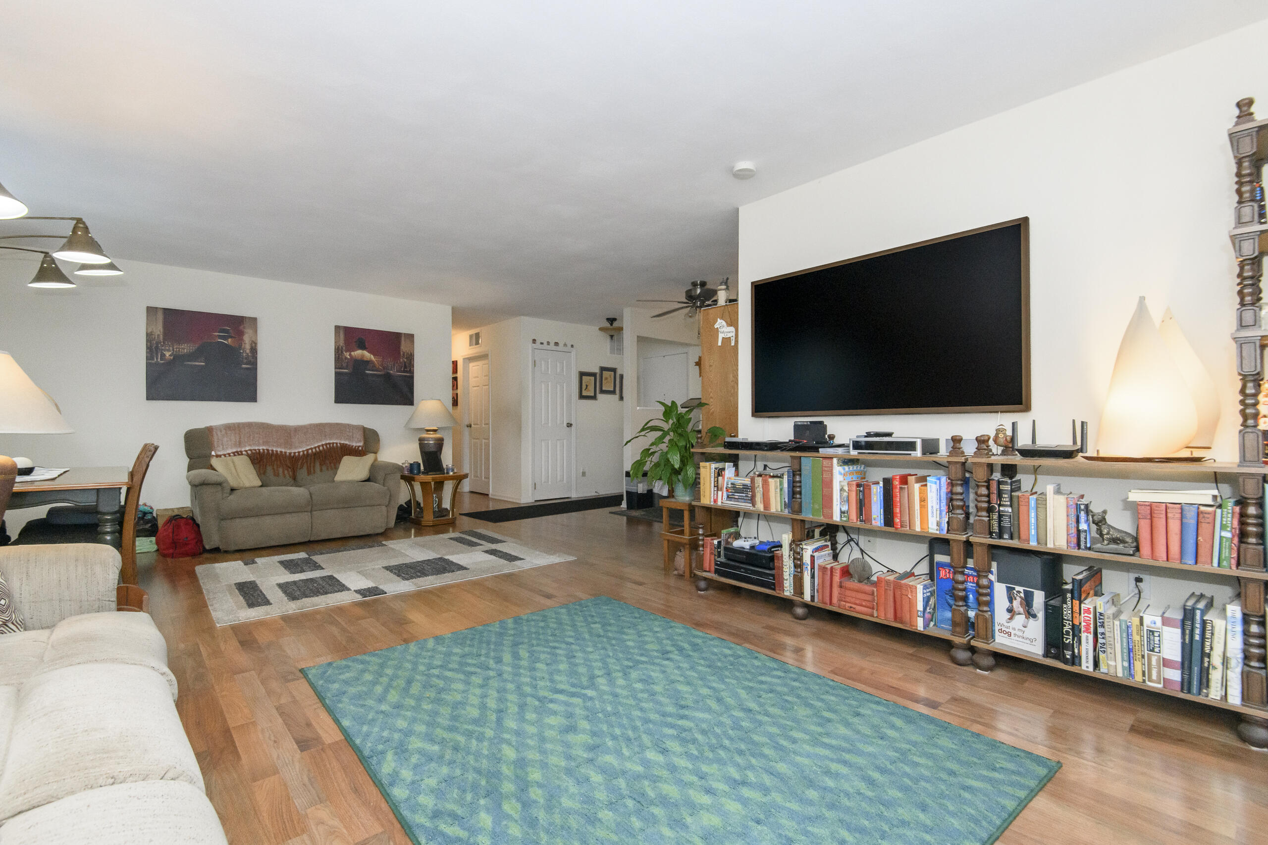 323 Riverview Drive Delafield, WI 53018 - Photo 10 of 36 Open area