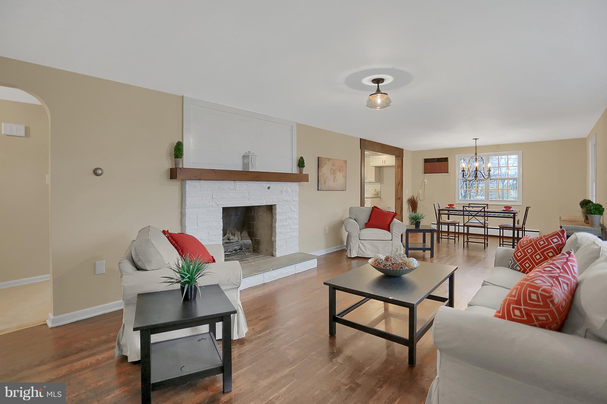 1295 Crescent Road York, PA 17402 - Photo 2 of 7 Gallery Image 2