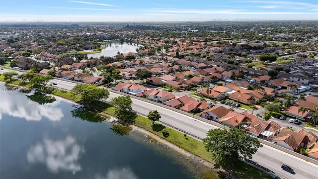 $4,000 | 8501 Northwest 191st Street, Unit 8501, Hialeah, FL 33015