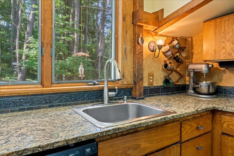 41 Tiona Road Maine, NY 13802 - Photo 8 of 50