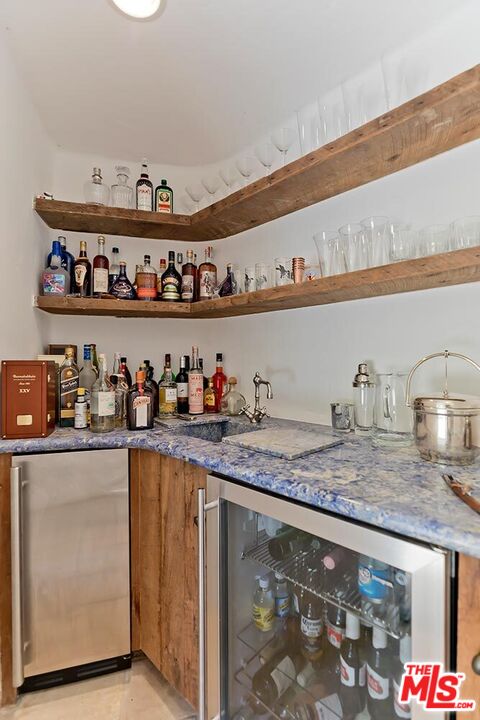 1525 Old Oak Road Los Angeles, CA 90049 - Photo 13 of 33