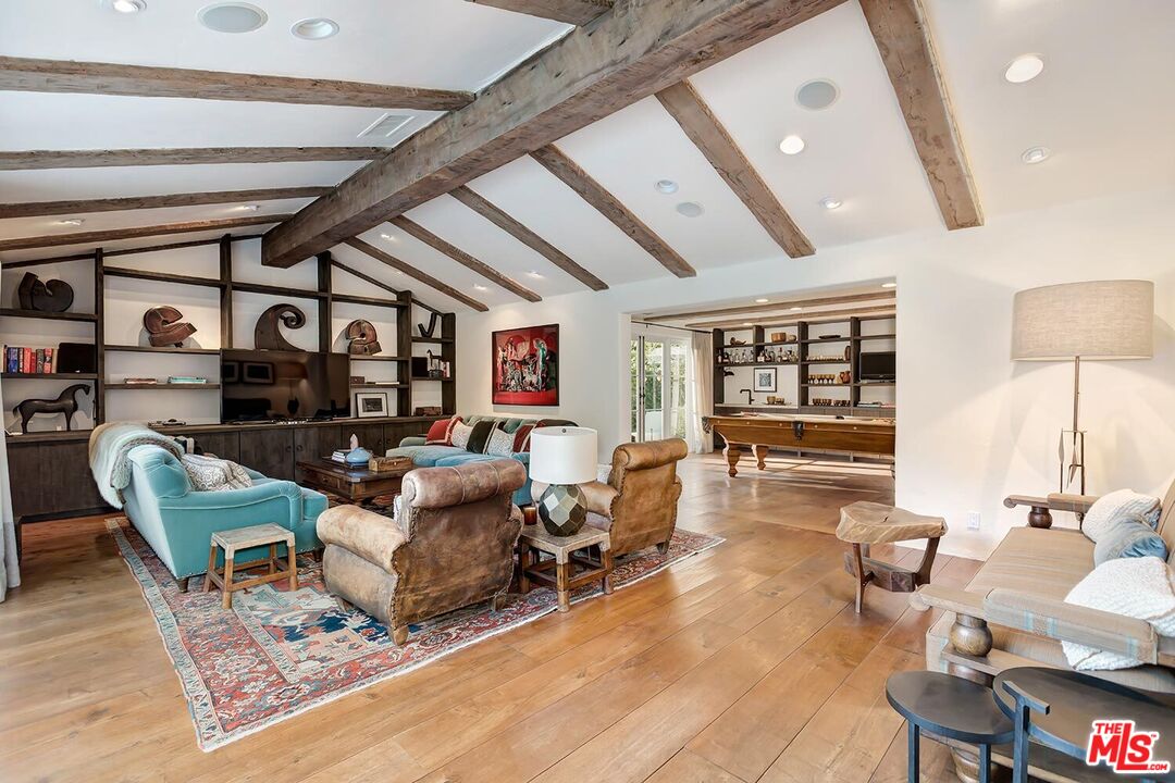 1525 Old Oak Road Los Angeles, CA 90049 - Photo 20 of 33