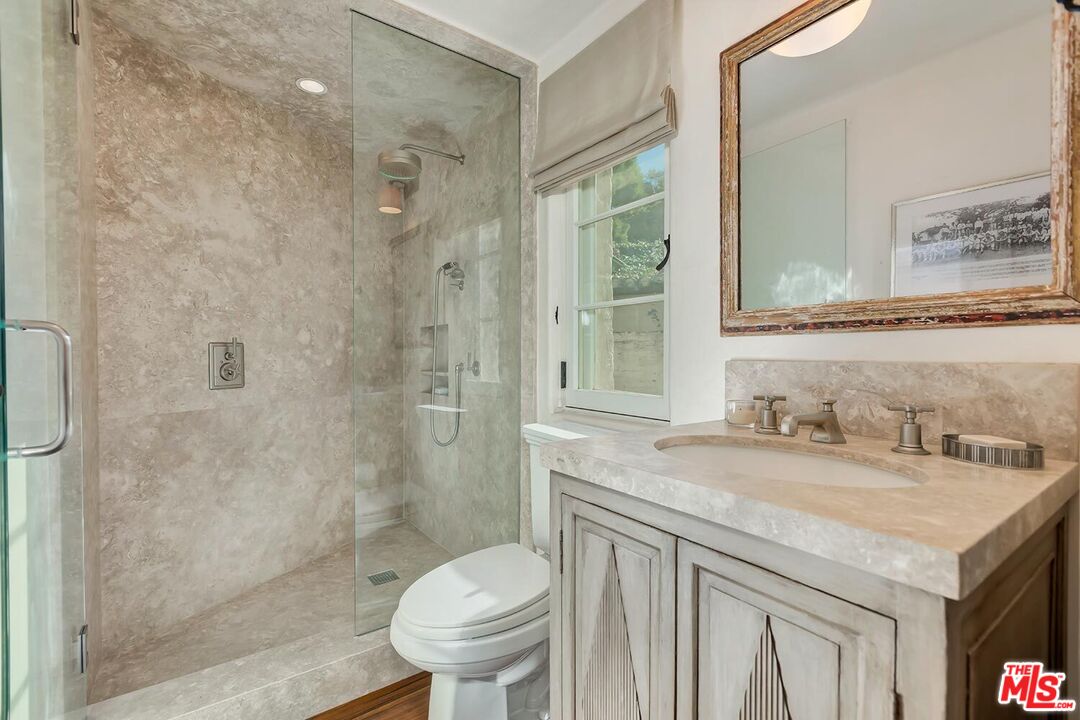 1525 Old Oak Road Los Angeles, CA 90049 - Photo 30 of 33