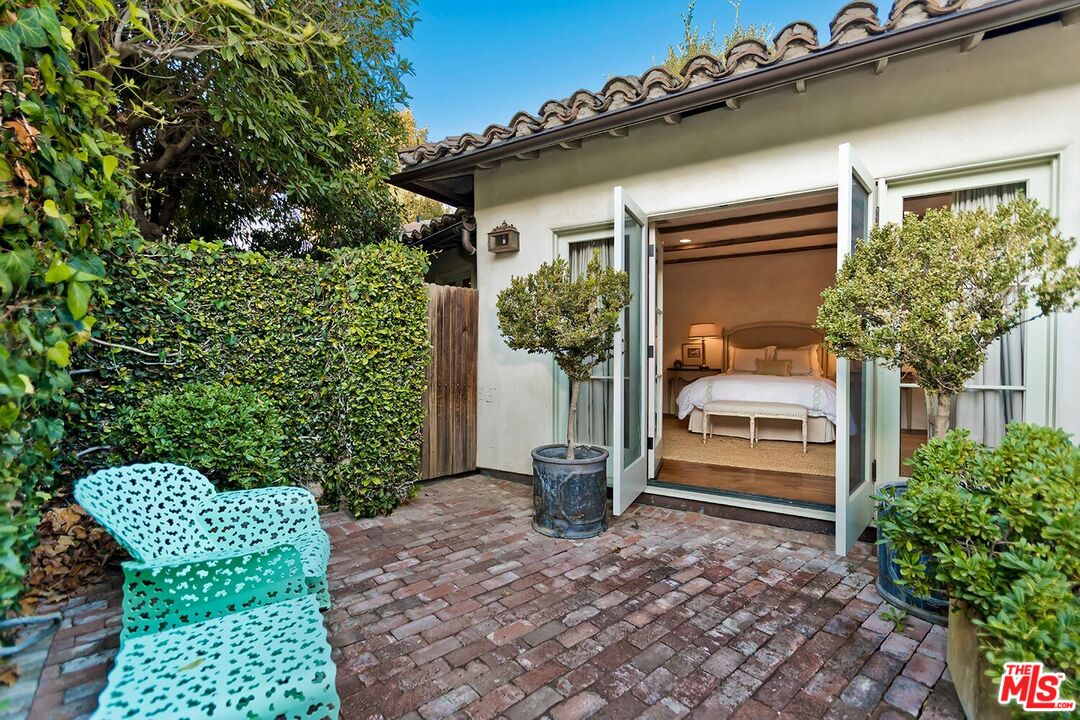 1525 Old Oak Road Los Angeles, CA 90049 - Photo 33 of 33