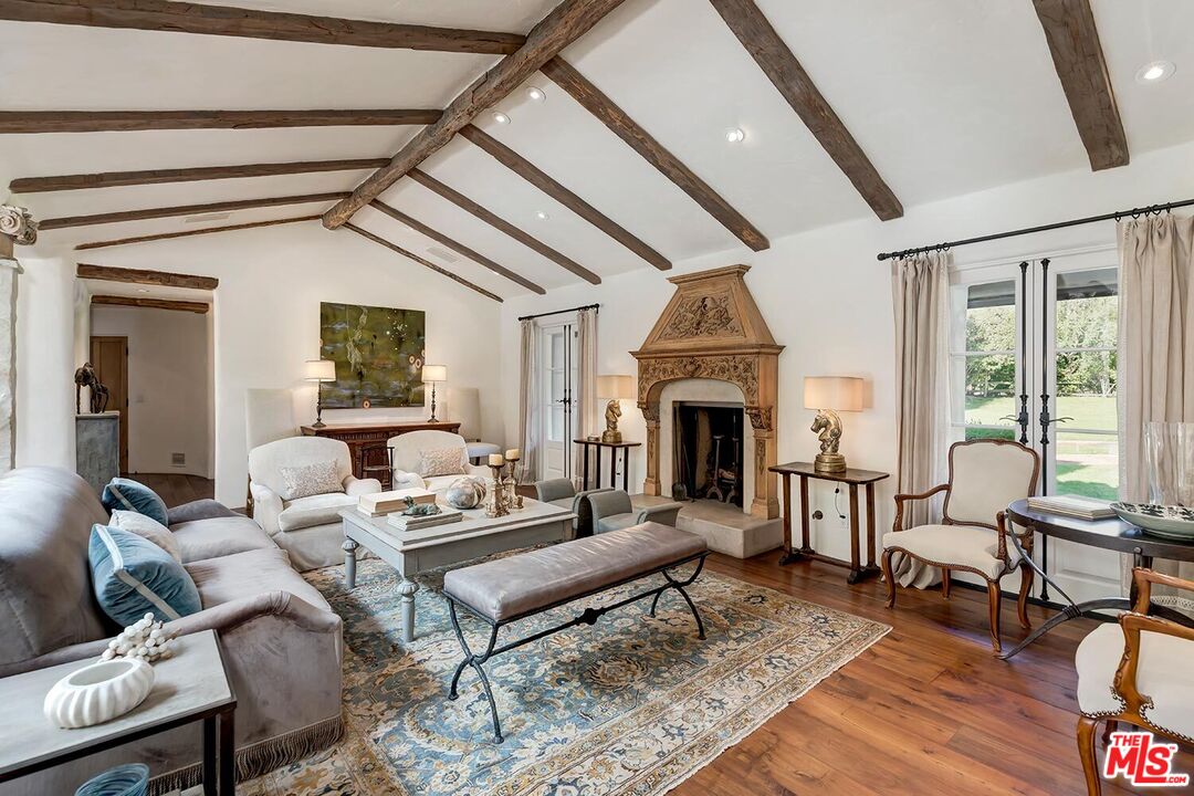 1525 Old Oak Road Los Angeles, CA 90049 - Photo 6 of 33