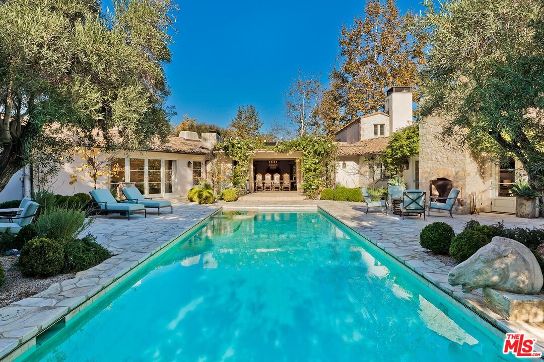 1525 Old Oak Road Los Angeles, CA 90049 - Photo 9 of 33