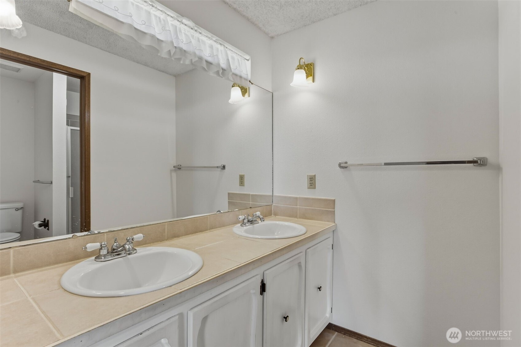 611 Southwest 293rd Street Federal Way, WA 98023 - Photo 18 of 40