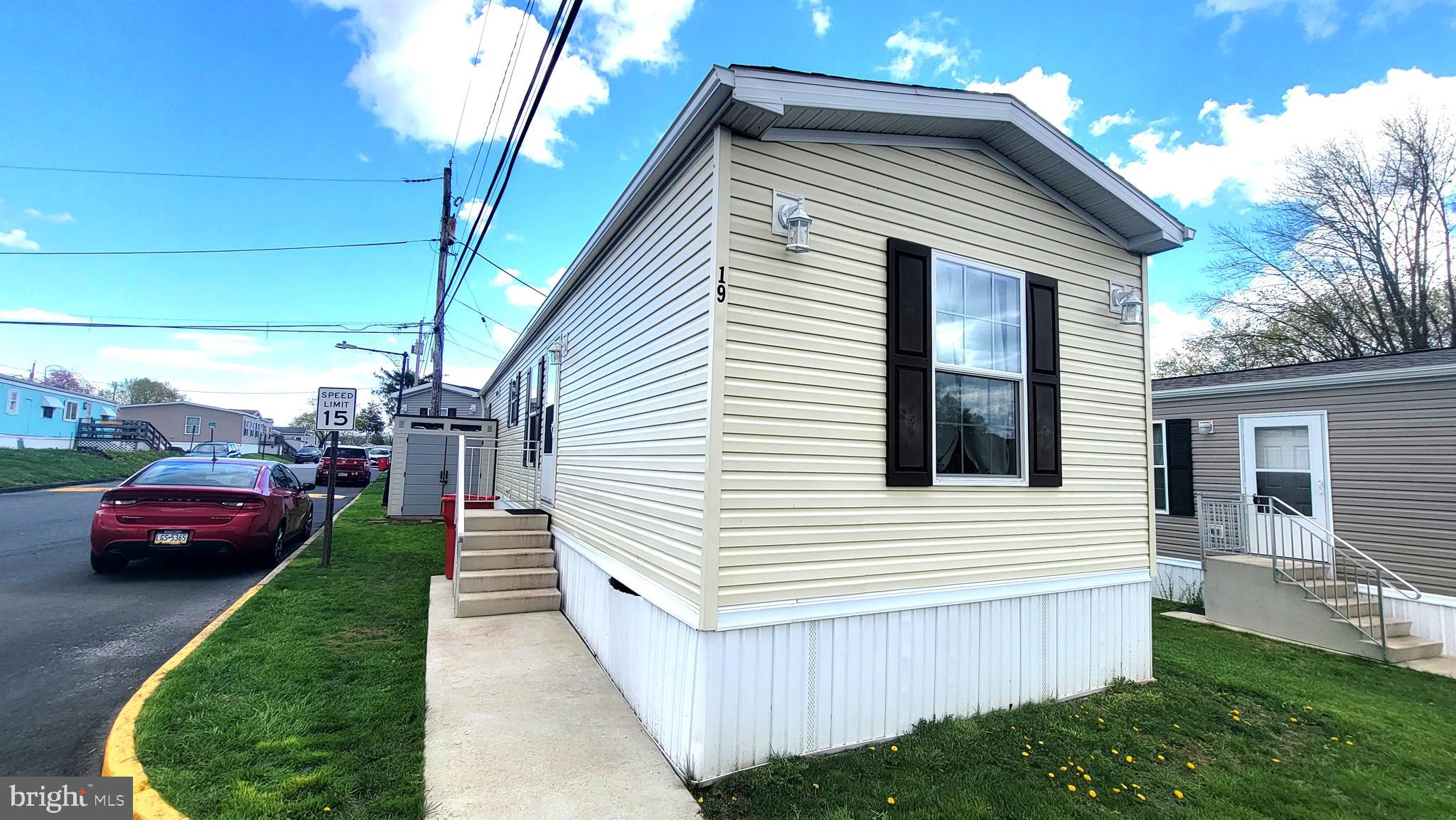 19 Valley View Road Birdsboro, PA 19508 - Photo 2 of 28 FRONT/SIDE