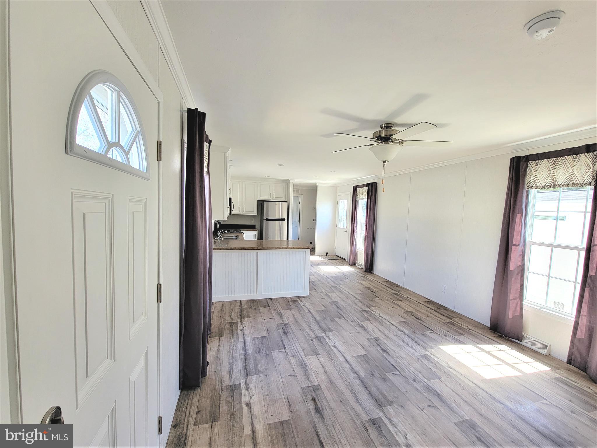 19 Valley View Road Birdsboro, PA 19508 - Photo 10 of 28 LIVING ROOM