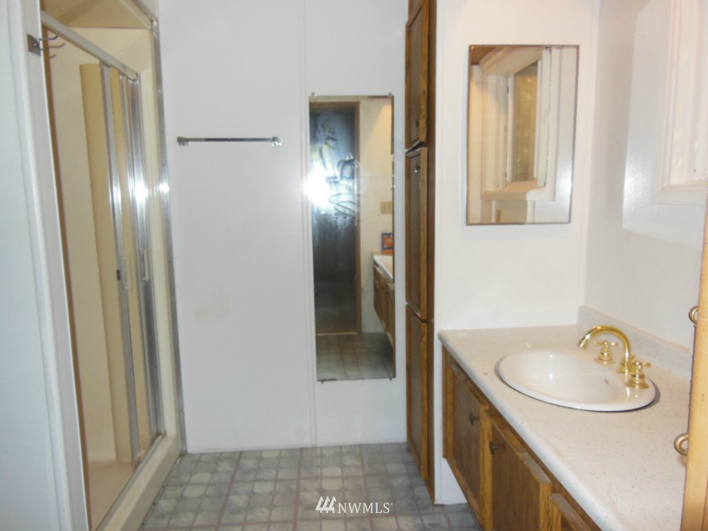 5580 Southeast Nelson Road Olalla, WA 98359 - Photo 12 of 18 Gallery Image 12