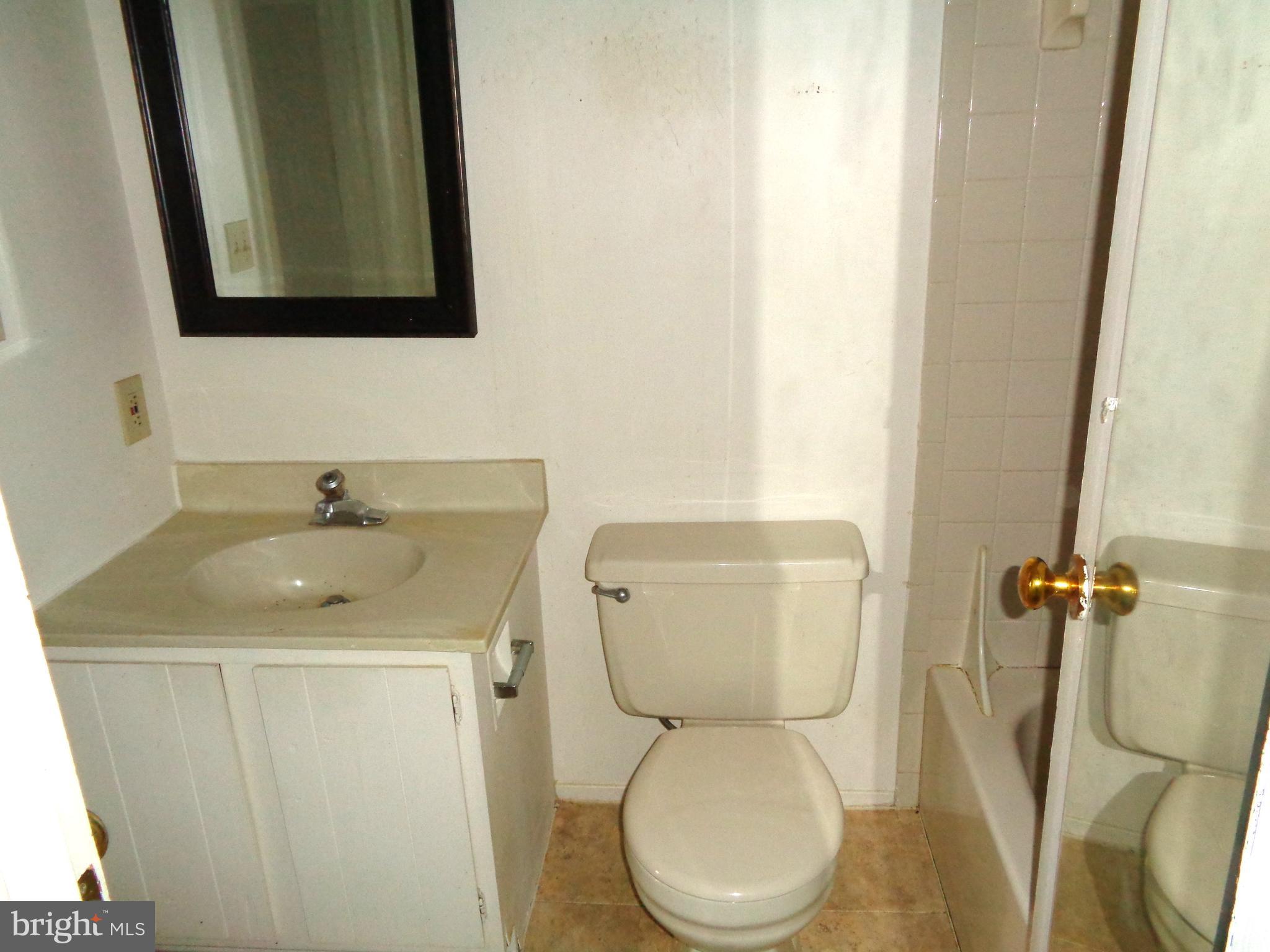 131 Stonegate Drive Frederick, MD 21702 - Photo 17 of 19 Bathroom