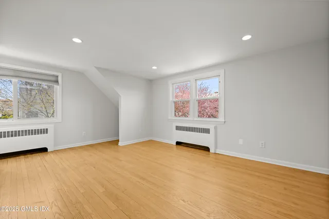 $1,165,000 | 8 Reynolds Place, Greenwich, CT 06831