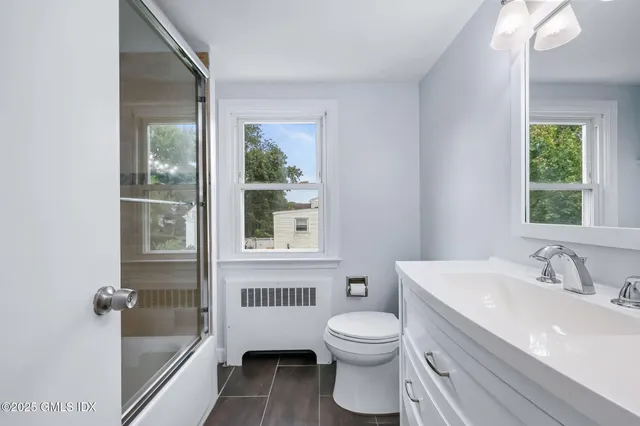 $1,165,000 | 8 Reynolds Place, Greenwich, CT 06831