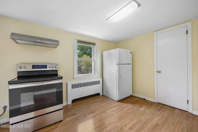 $1,165,000 | 8 Reynolds Place, Greenwich, CT 06831