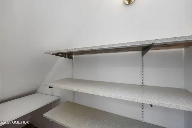 $1,165,000 | 8 Reynolds Place, Greenwich, CT 06831