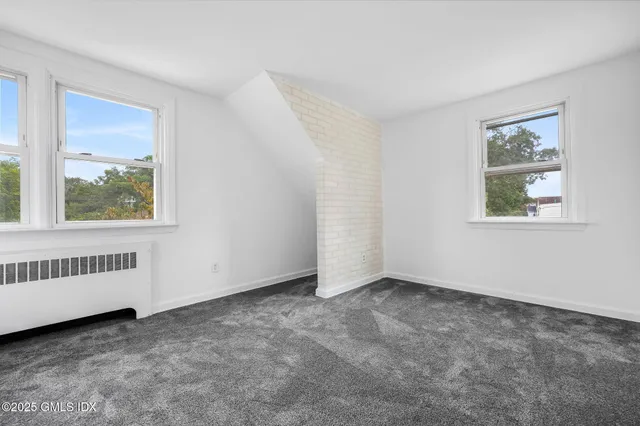 $1,165,000 | 8 Reynolds Place, Greenwich, CT 06831