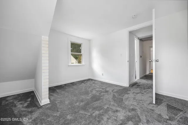 $1,165,000 | 8 Reynolds Place, Greenwich, CT 06831