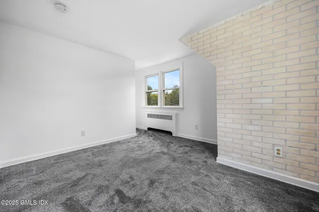 $1,165,000 | 8 Reynolds Place, Greenwich, CT 06831