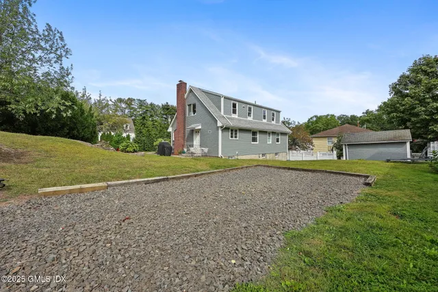 $1,165,000 | 8 Reynolds Place, Greenwich, CT 06831