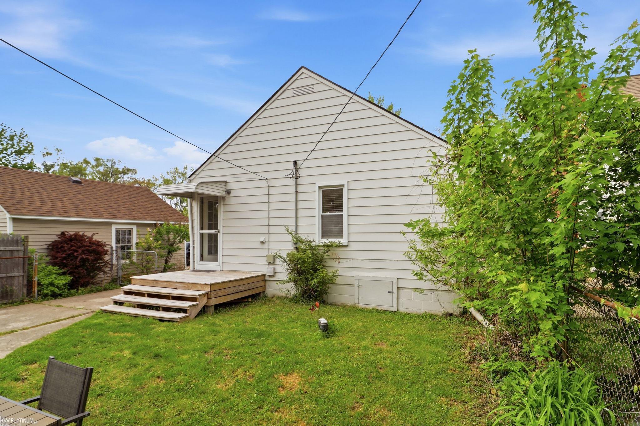 2223 Ridgemont Road Grosse Pointe, MI 48236 - Photo 21 of 23