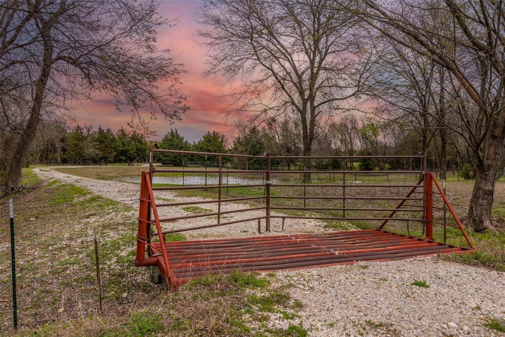 16301 Highway 121 Blue Ridge, TX 75424 - Photo 27 of 27 a view of a park with large trees