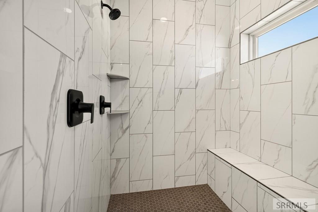 3042 Lin Road Idaho Falls, ID 83401 - Photo 30 of 68 Master Bathroom