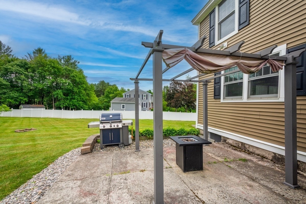 385 Howe Street Methuen, MA 01844 - Photo 33 of 40 Gallery Image 33