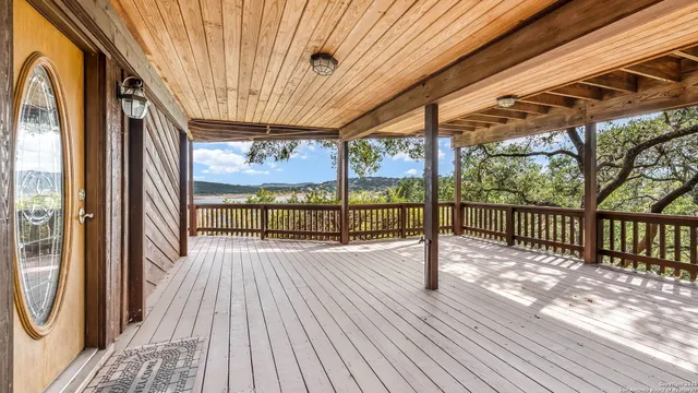 $687,000 | 642 Lakebreeze Drive, Canyon Lake, TX 78133