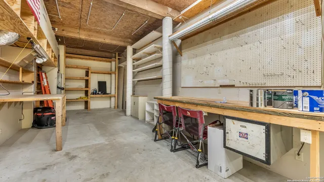 $687,000 | 642 Lakebreeze Drive, Canyon Lake, TX 78133