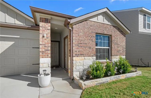 $298,000 | 108 The Ugly Way, Jarrell, TX 76537