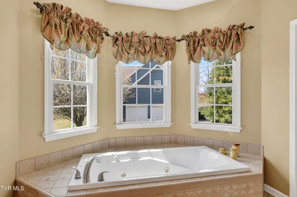 $599,000 | 25021 Grey Heron Court, Abingdon, VA 24211