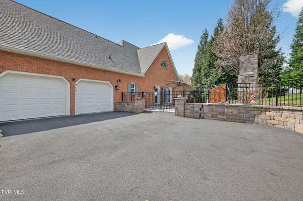 $599,000 | 25021 Grey Heron Court, Abingdon, VA 24211