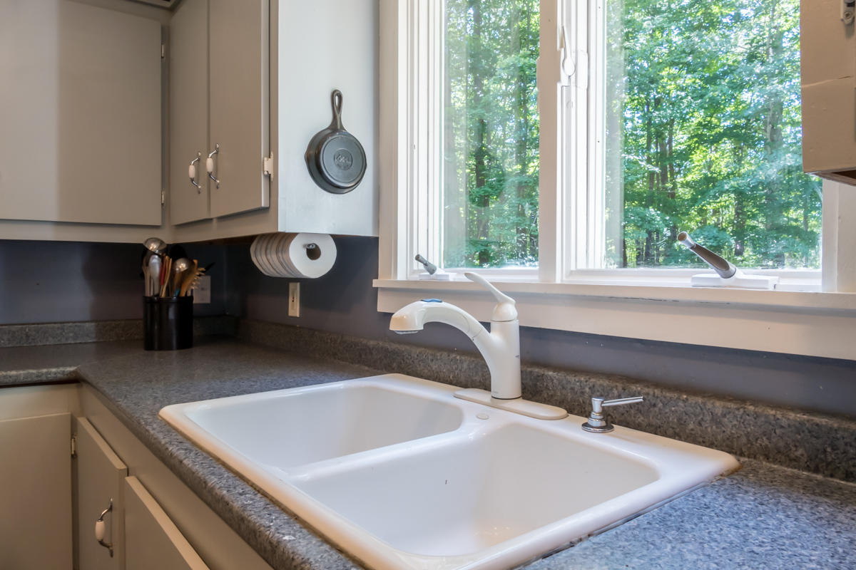 188 Bruce Hill Road Cumberland, ME 04021 - Photo 4 of 38 18-Kitchen4