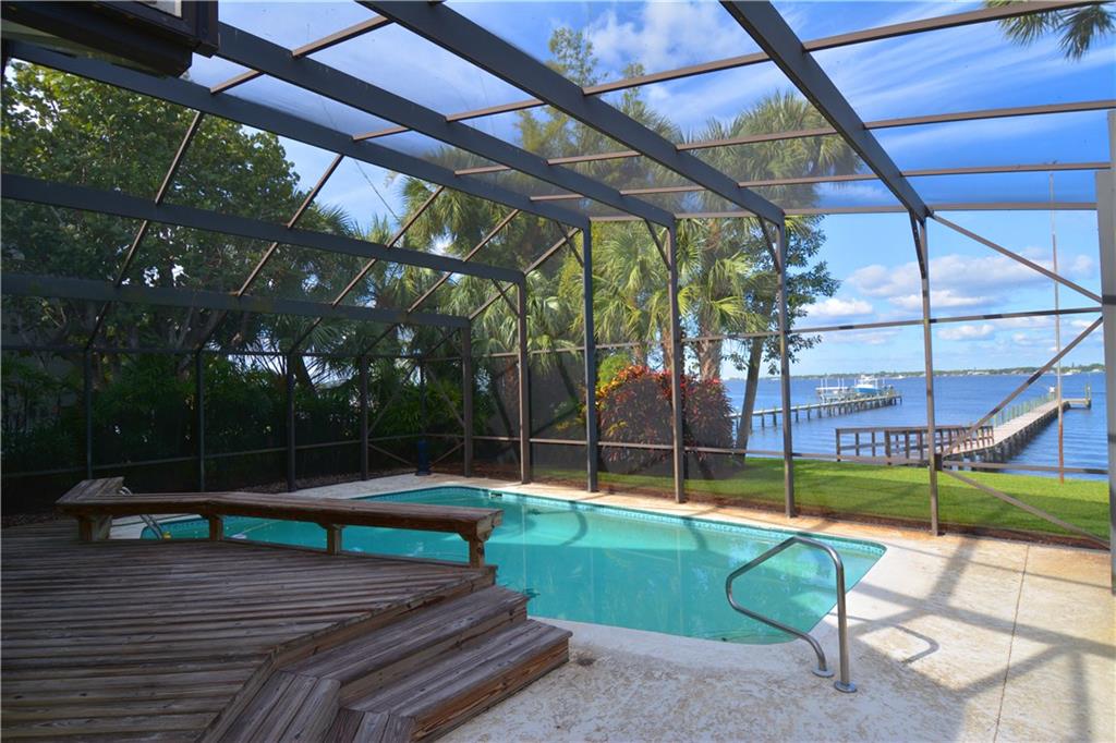 1457 Southeast Riverside Drive Stuart, FL 34996 - Photo 10 of 34 Gallery Image 10