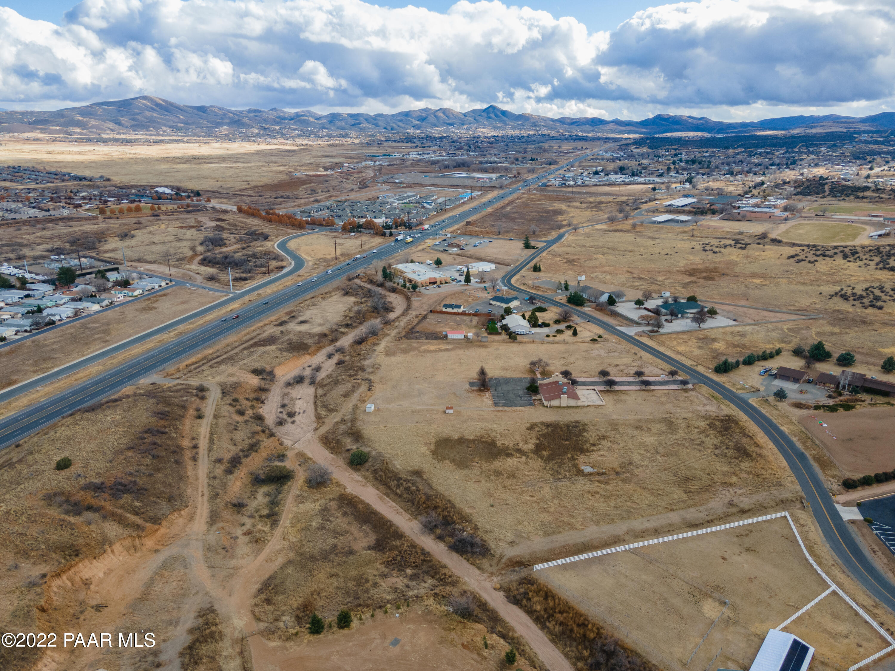 12026 East Turquoise Circle Dewey, AZ 86327 - Photo 4 of 29 a view of a terrace view
