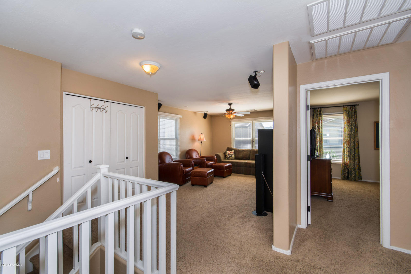 2341 East Fraktur Road Phoenix, AZ 85040 - Photo 23 of 36 Upstairs hallway